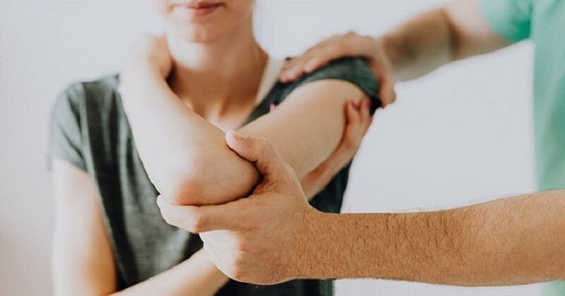 کپسولیت چسبنده و یا شانه یخ زده
